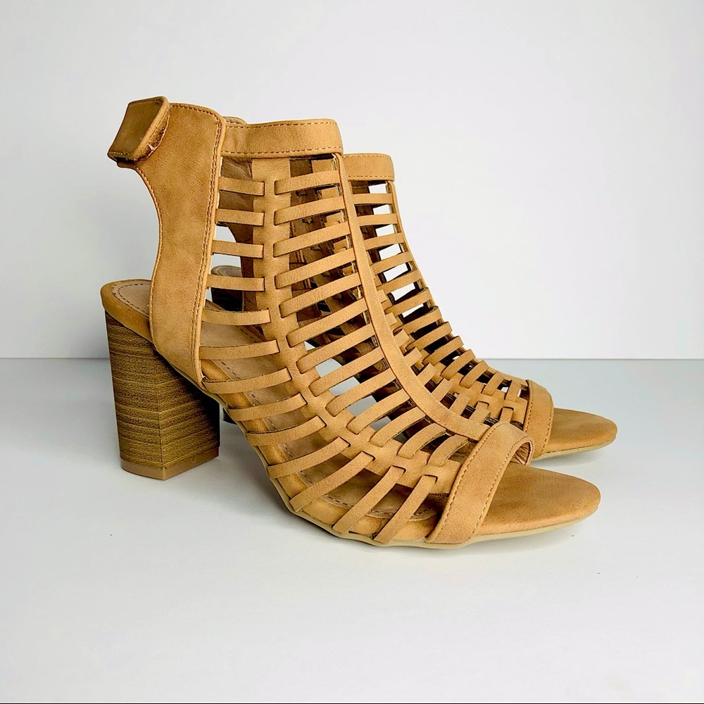 REPORT’s Faux Leather Block Heel Sandals Sz 8.5